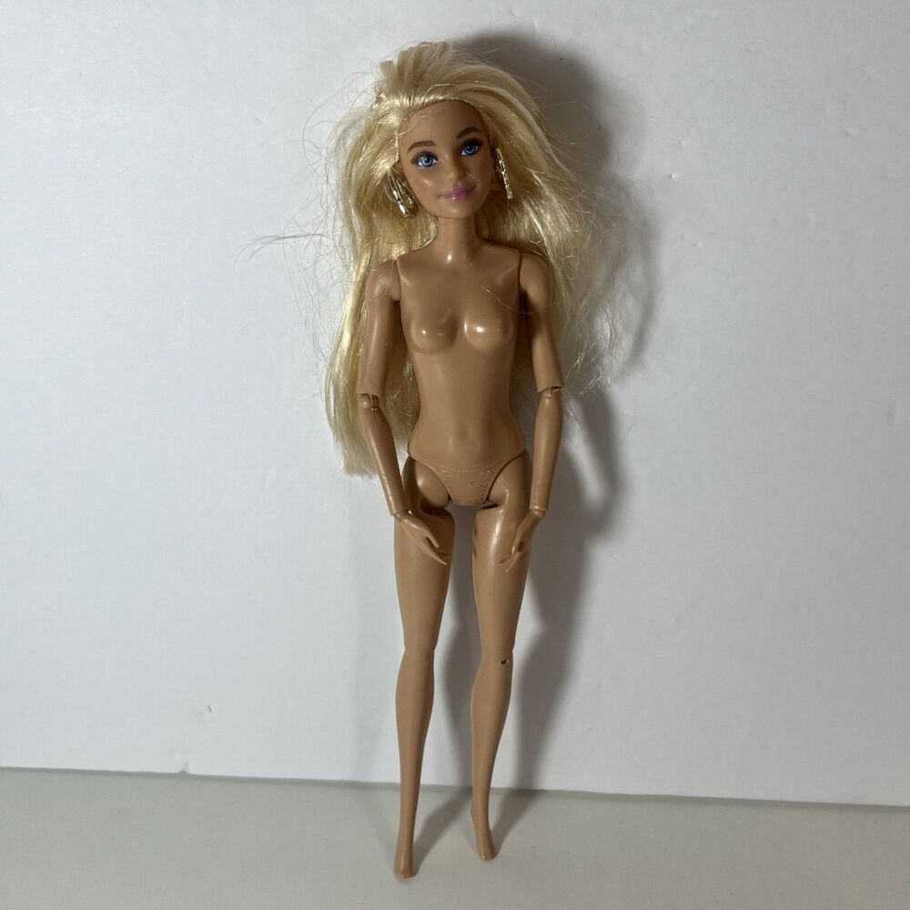 Barbie Made to Move Doll Blonde Blue Eyes Articulated 2015 Mattel